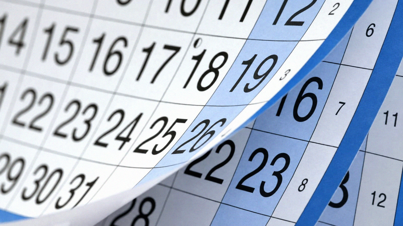 calendário com folhas mexidas